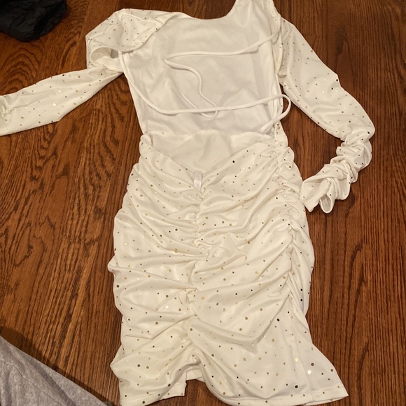 White dress with gold sparkles ! - Picture 4 of 4
